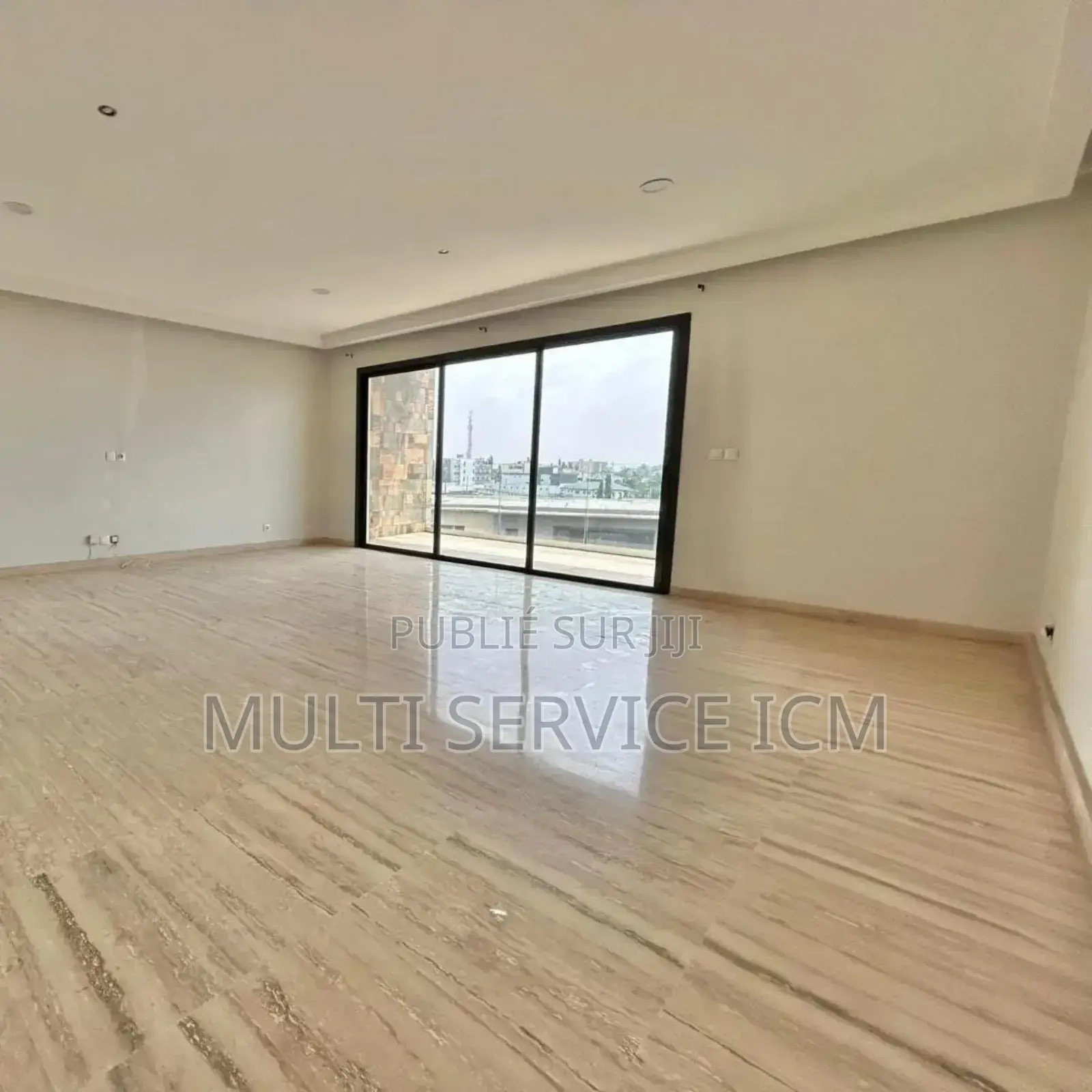 4chbre Duplex dans Ismael Coulibaly, Deux Plateaux à Vendre