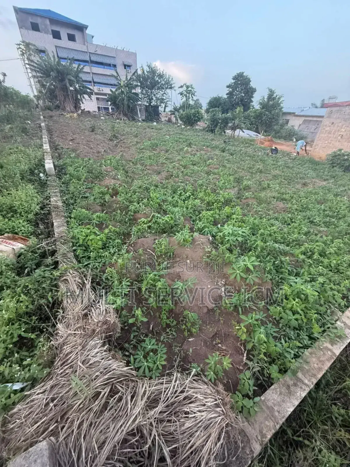 En Vente 
Terrain Bingerville Akanje