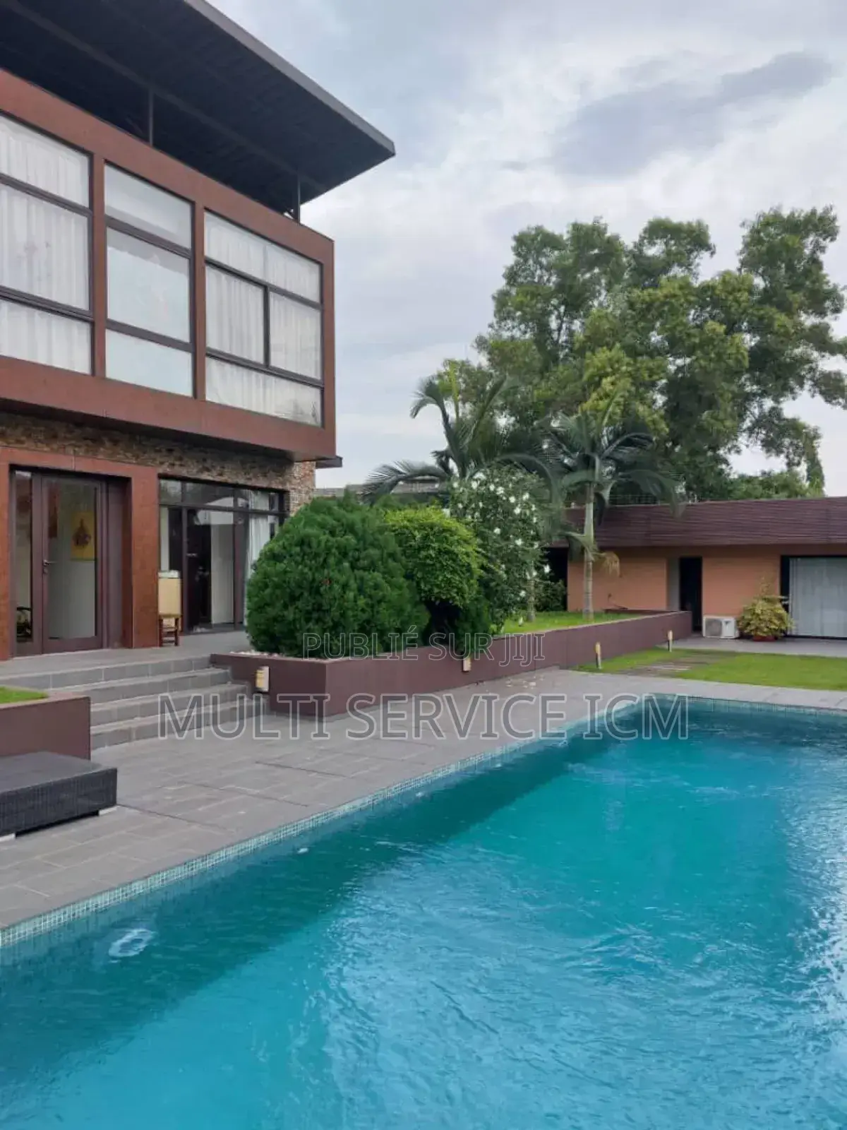 Furnished 5chbre Duplex dans Ismael Coulibaly, Cocody à Louer