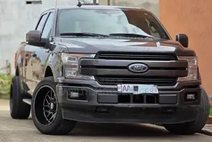 Ford F-150 LARIAT 2021 Gris