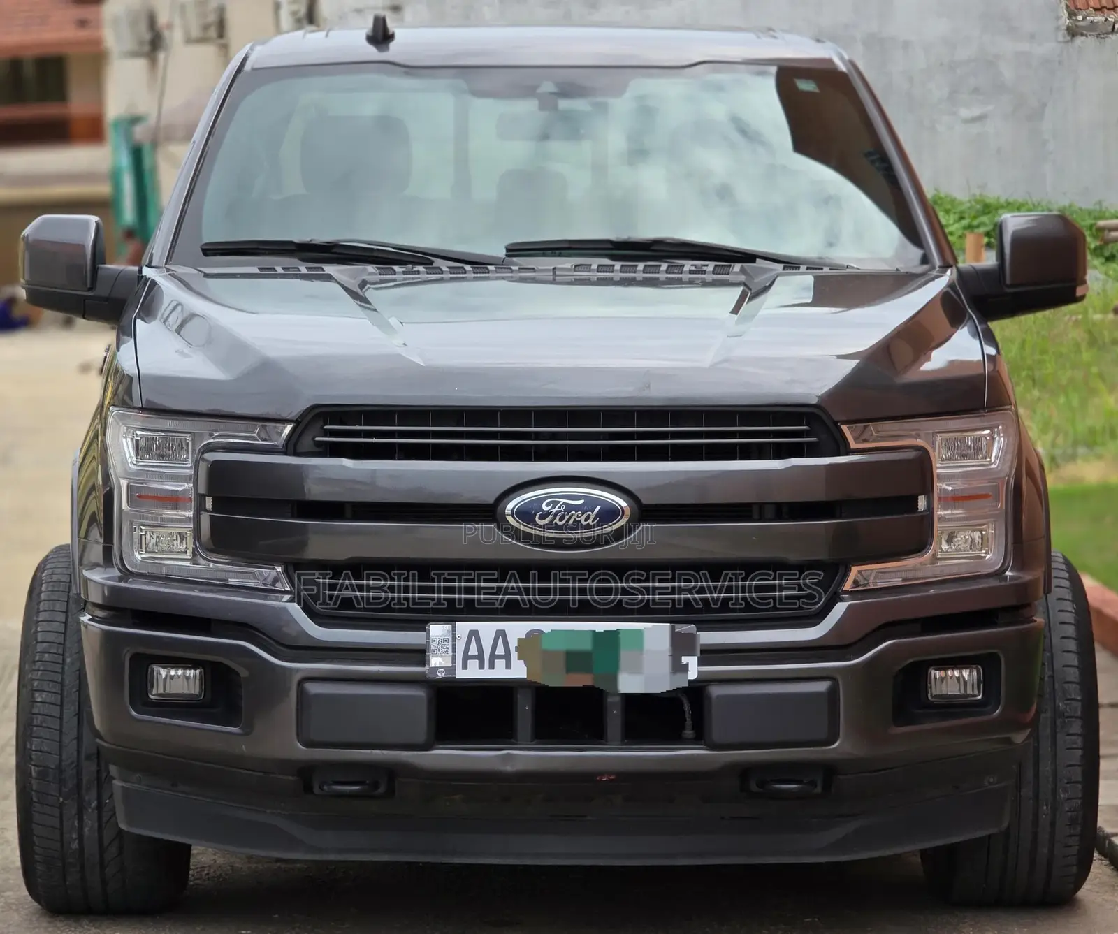 Ford F-150 LARIAT 2021 Gris