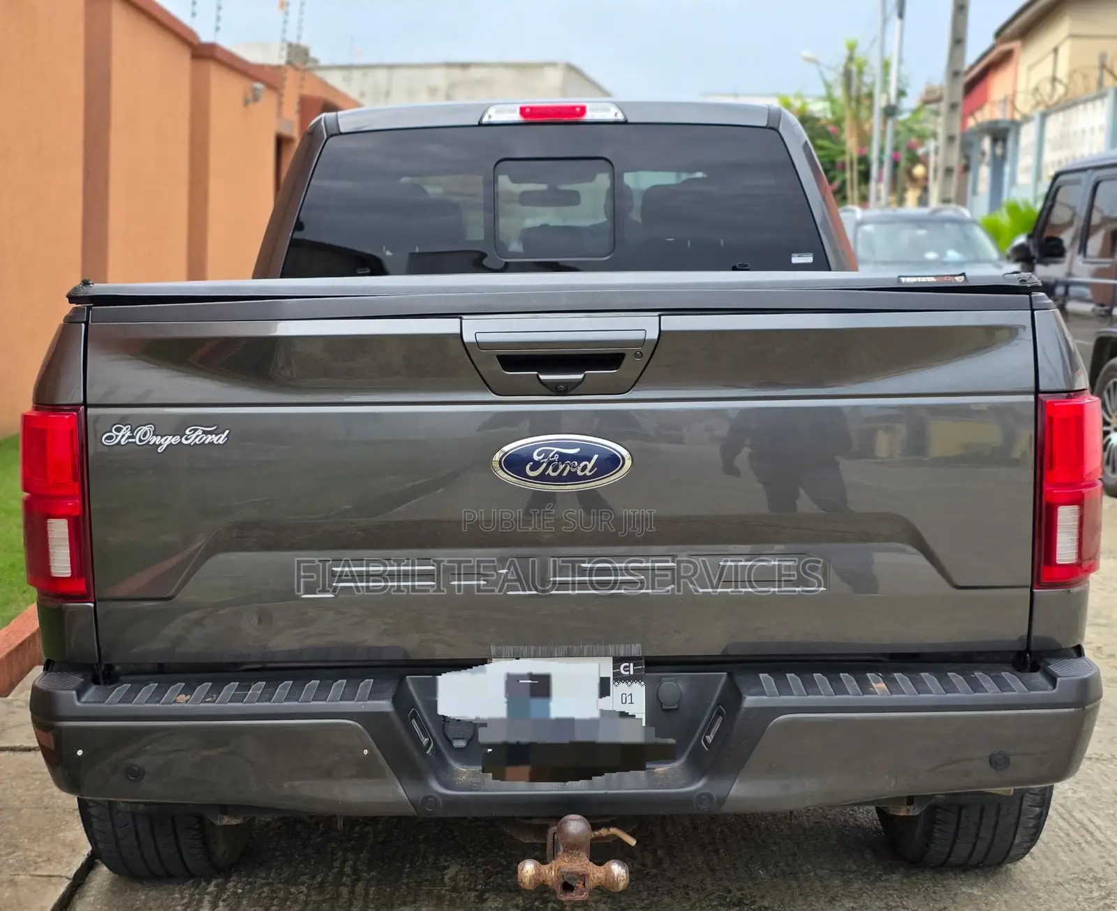 Ford F-150 LARIAT 2021 Gris