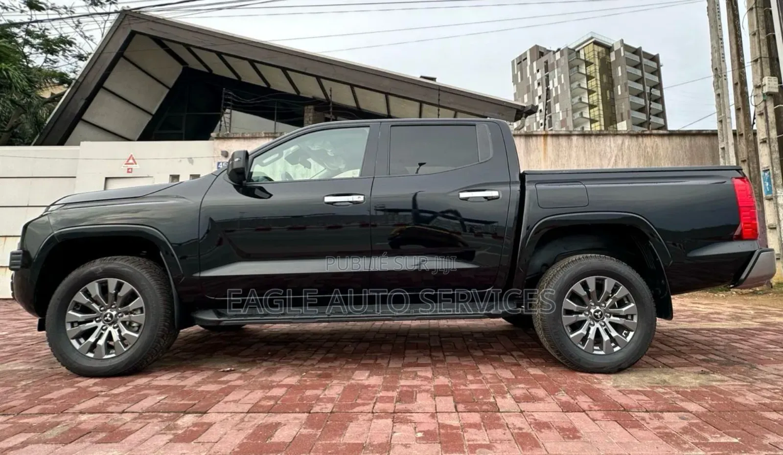 New Mitsubishi L200 2025 Noir