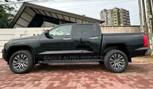 New Mitsubishi L200 2025 Noir