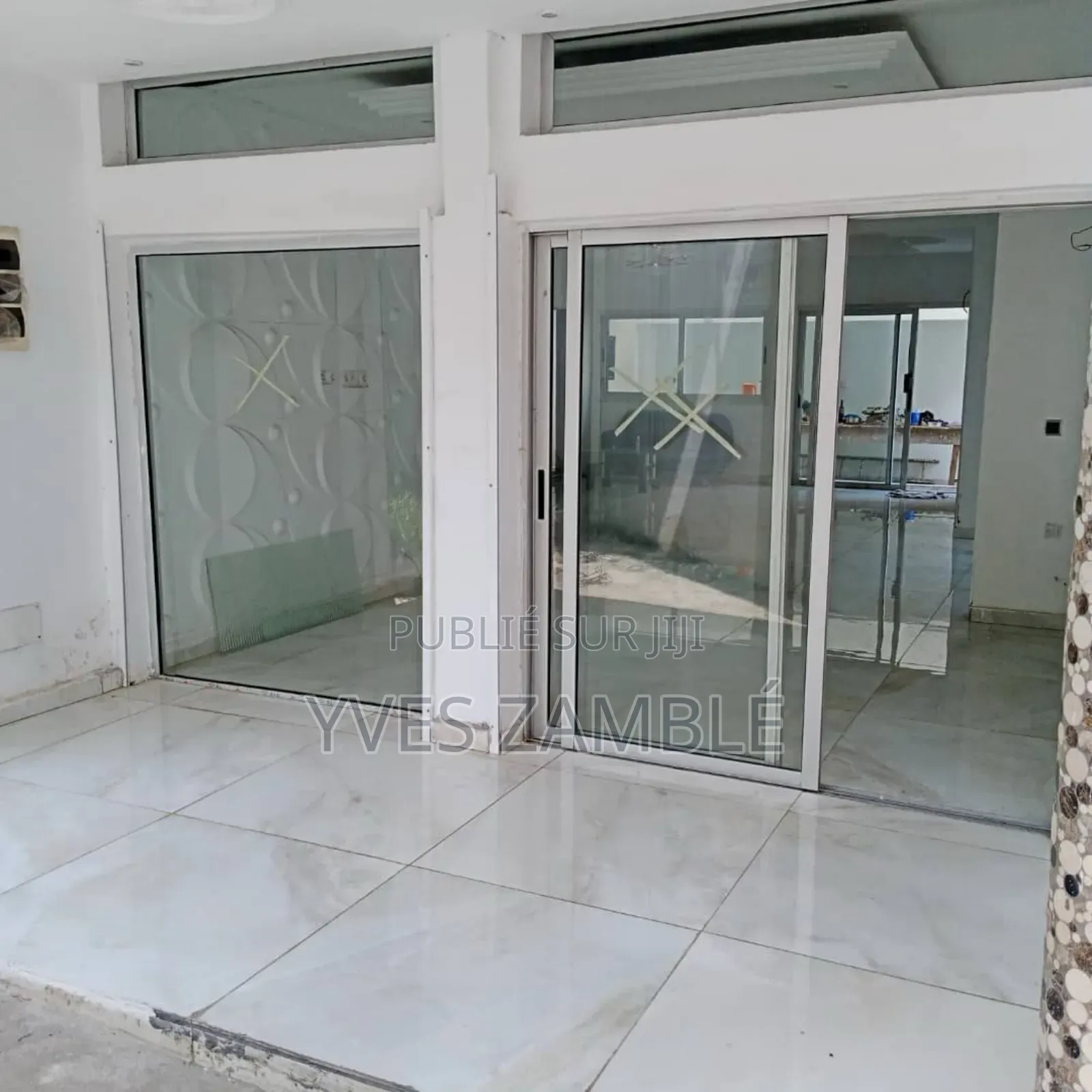 4chbre Duplex dans Cocody à Vendre