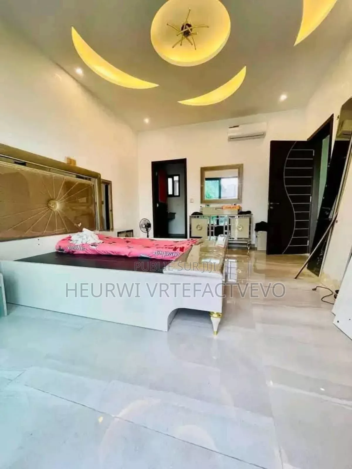 Furnished 8chbre Duplex dans Yozalem, Cocody à Vendre
