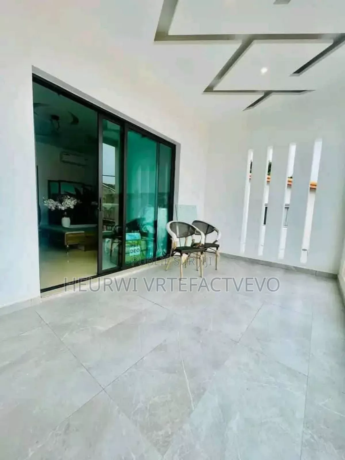 Furnished 8chbre Duplex dans Yozalem, Cocody à Vendre