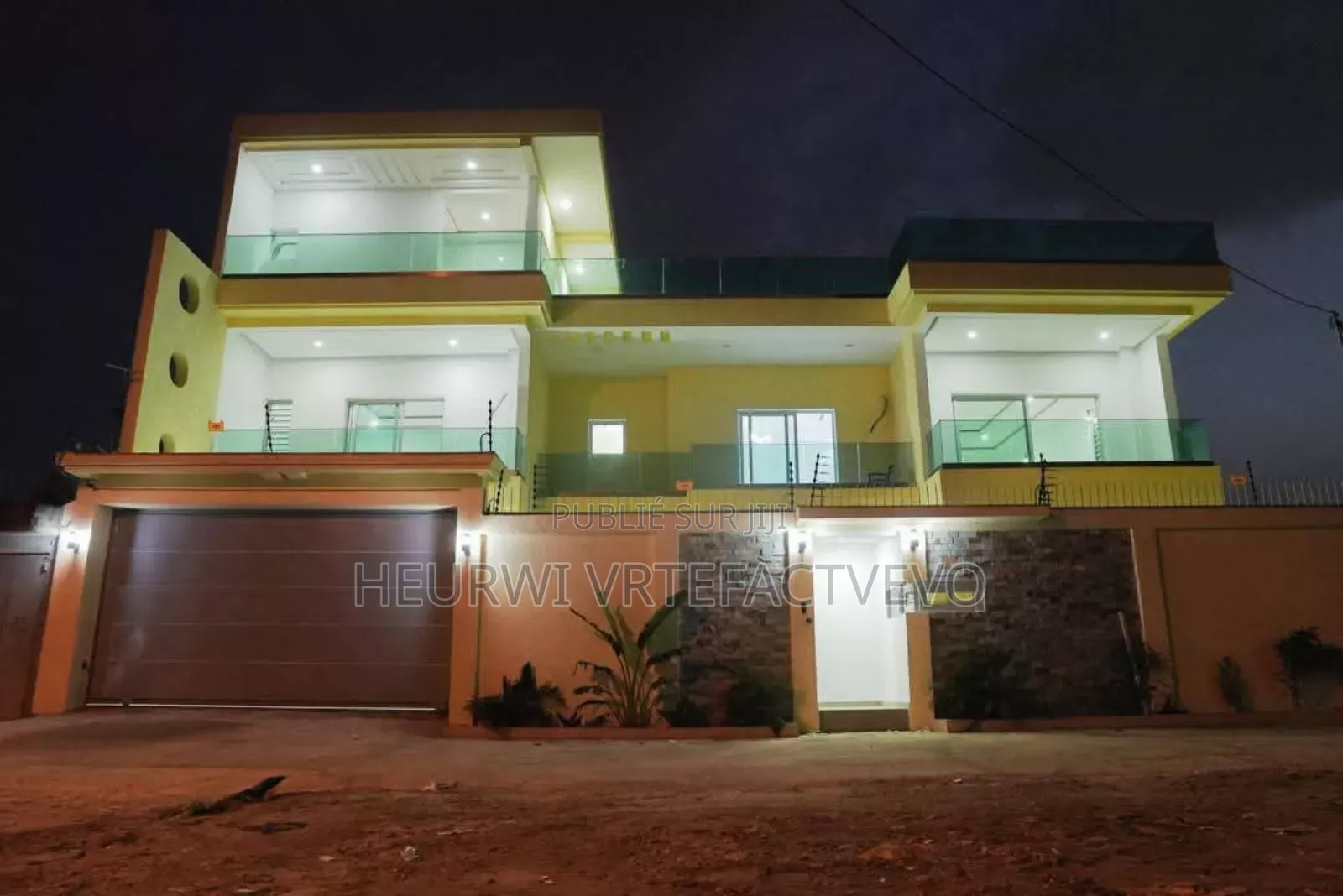 9chbre Duplex dans Yozalem Business, Cocody à Vendre