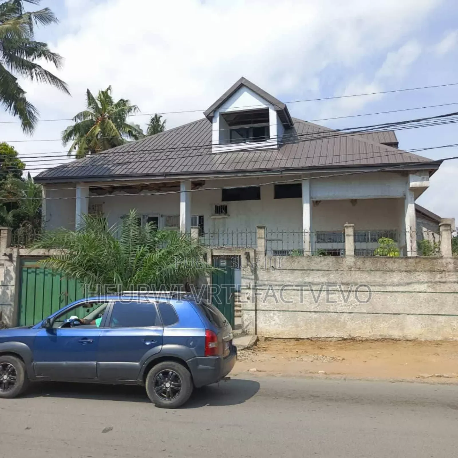 15chbre Duplex dans Yozalem Business, Cocody à Vendre