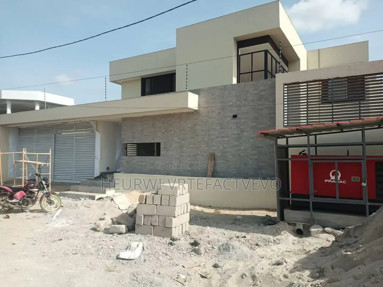 9chbre Duplex dans Yozalem Business, Cocody à Vendre