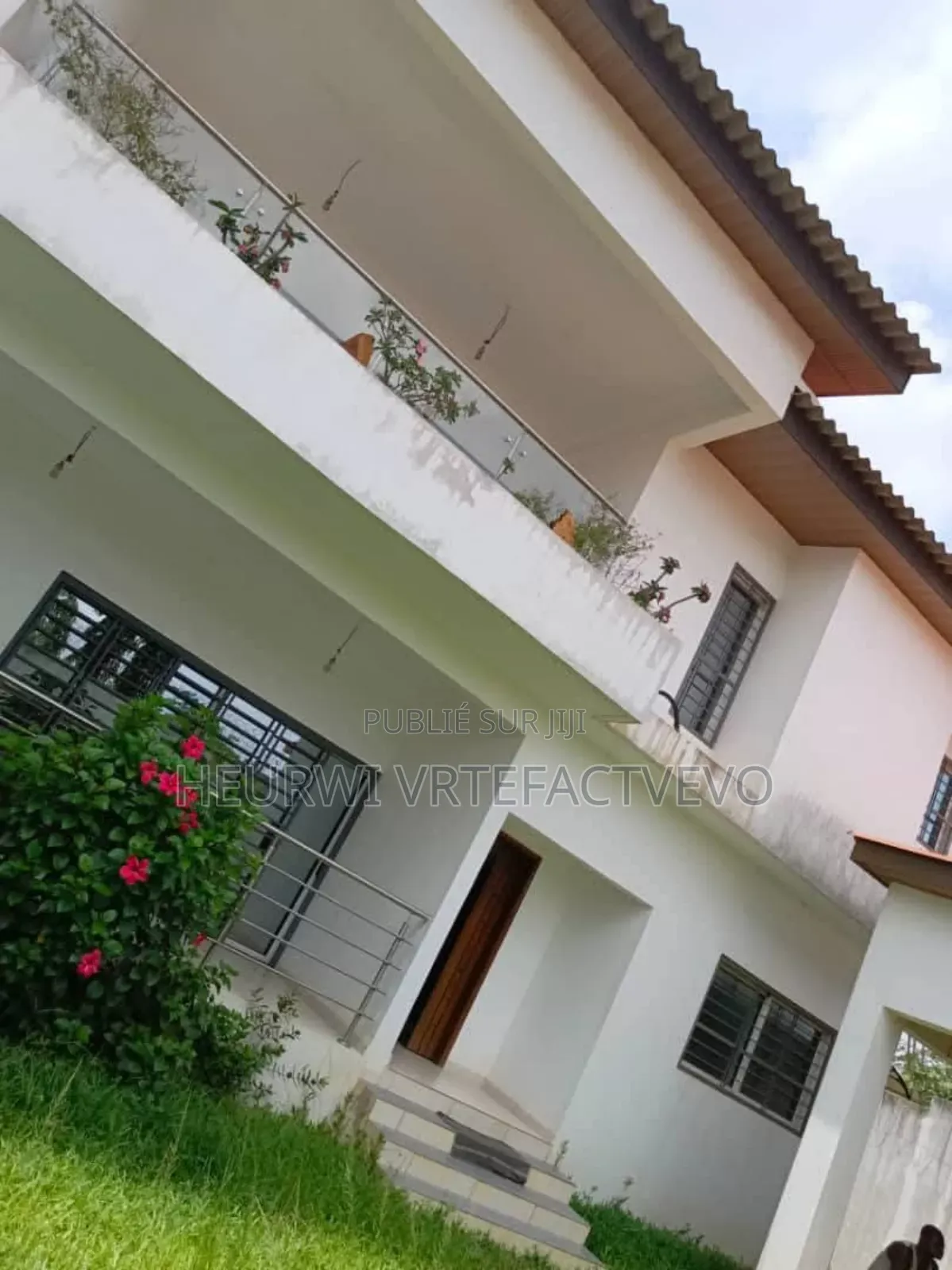 5chbre Duplex dans Yozalem Business, Cocody à Vendre