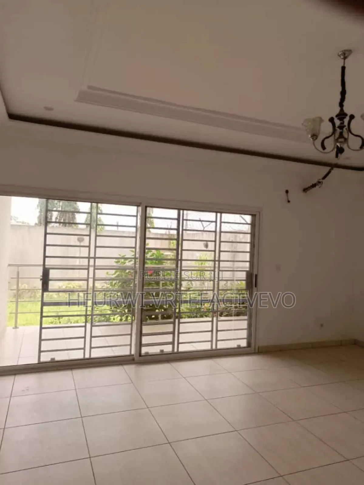 5chbre Duplex dans Yozalem Business, Cocody à Vendre