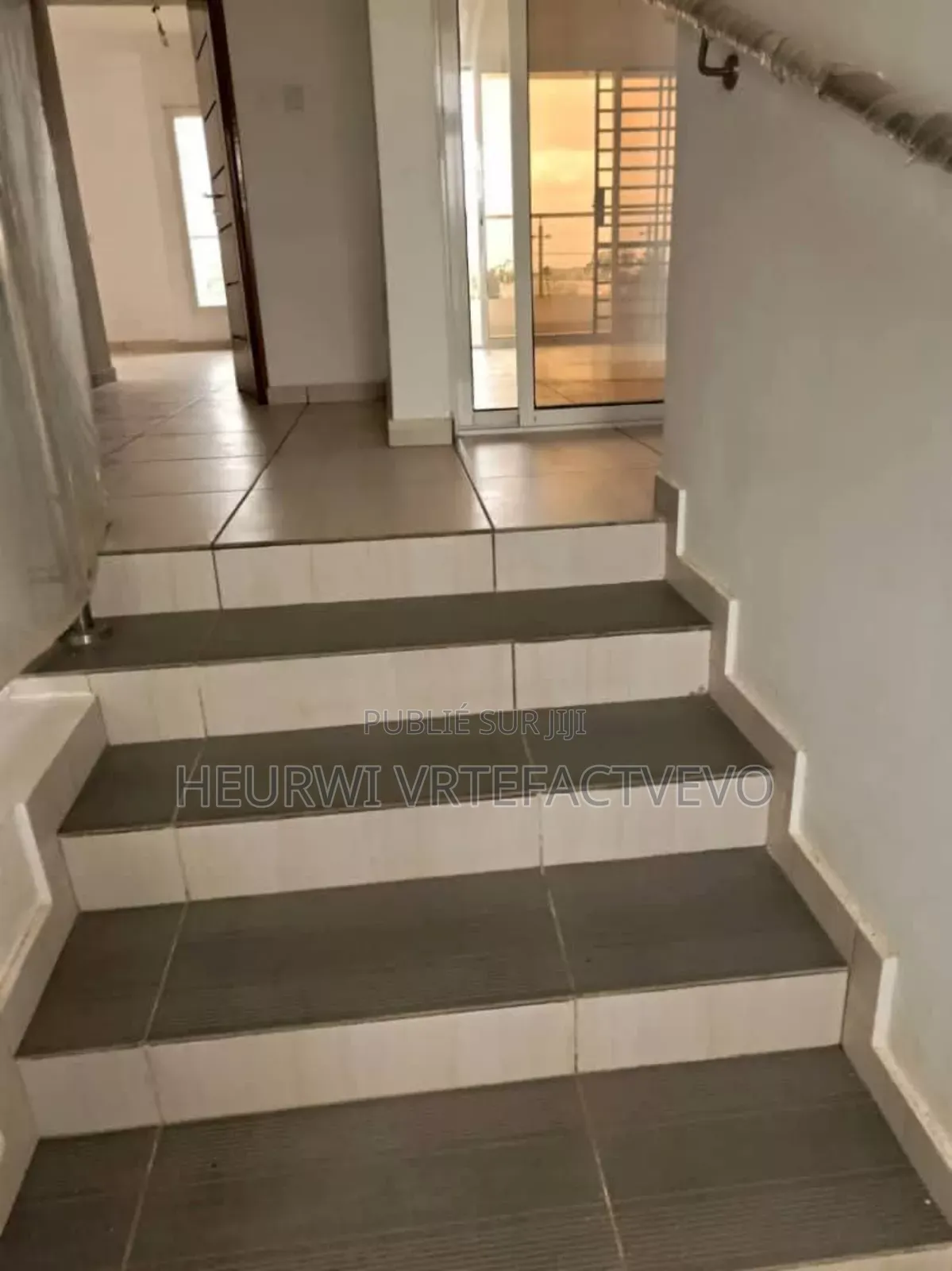 5chbre Duplex dans Yozalem Business, Cocody à Vendre