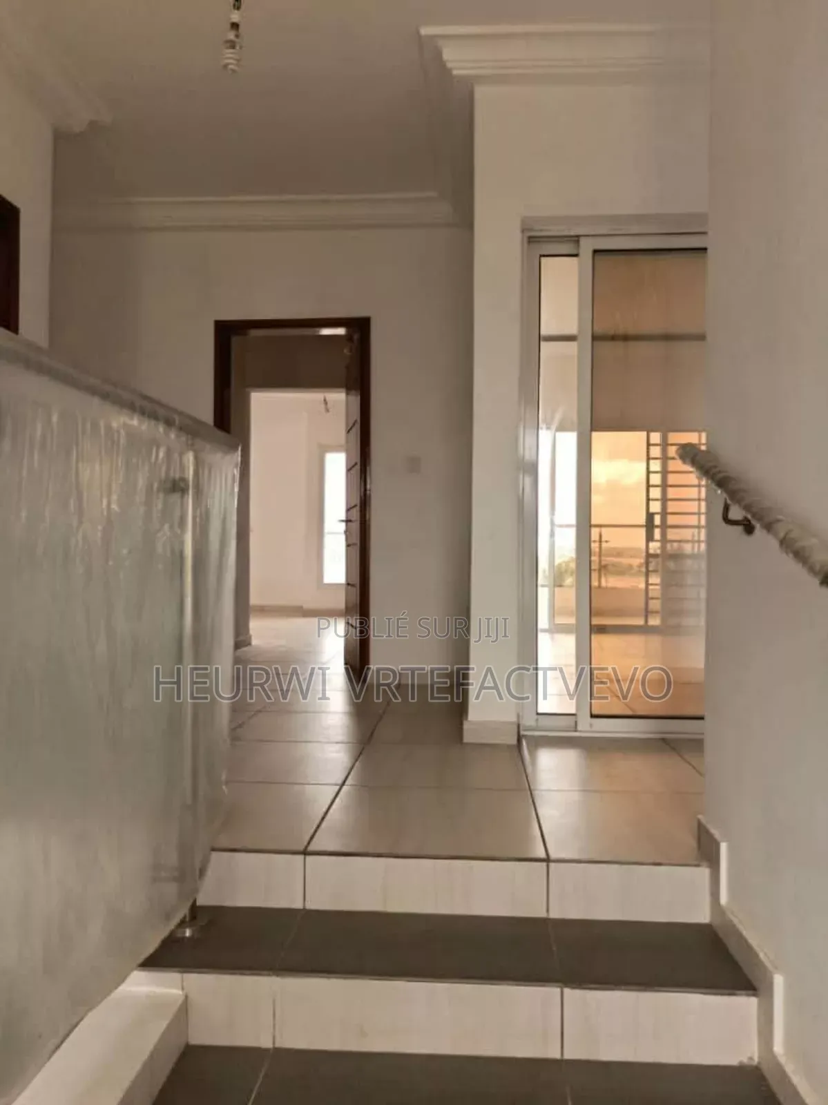 5chbre Duplex dans Yozalem Business, Cocody à Vendre