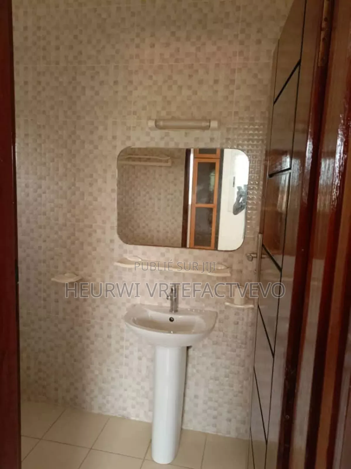 5chbre Duplex dans Yozalem Business, Cocody à Vendre