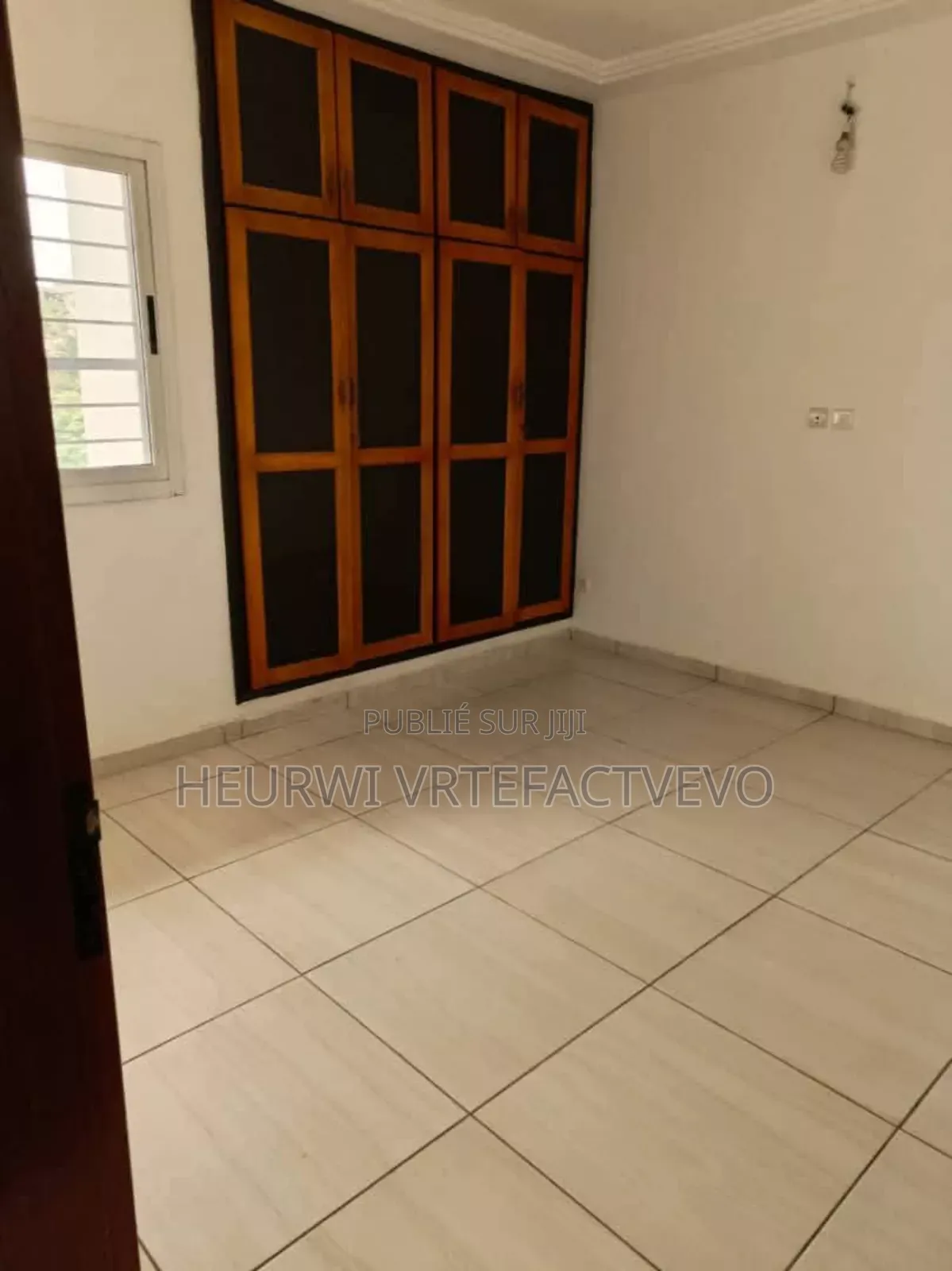 5chbre Duplex dans Yozalem Business, Cocody à Vendre