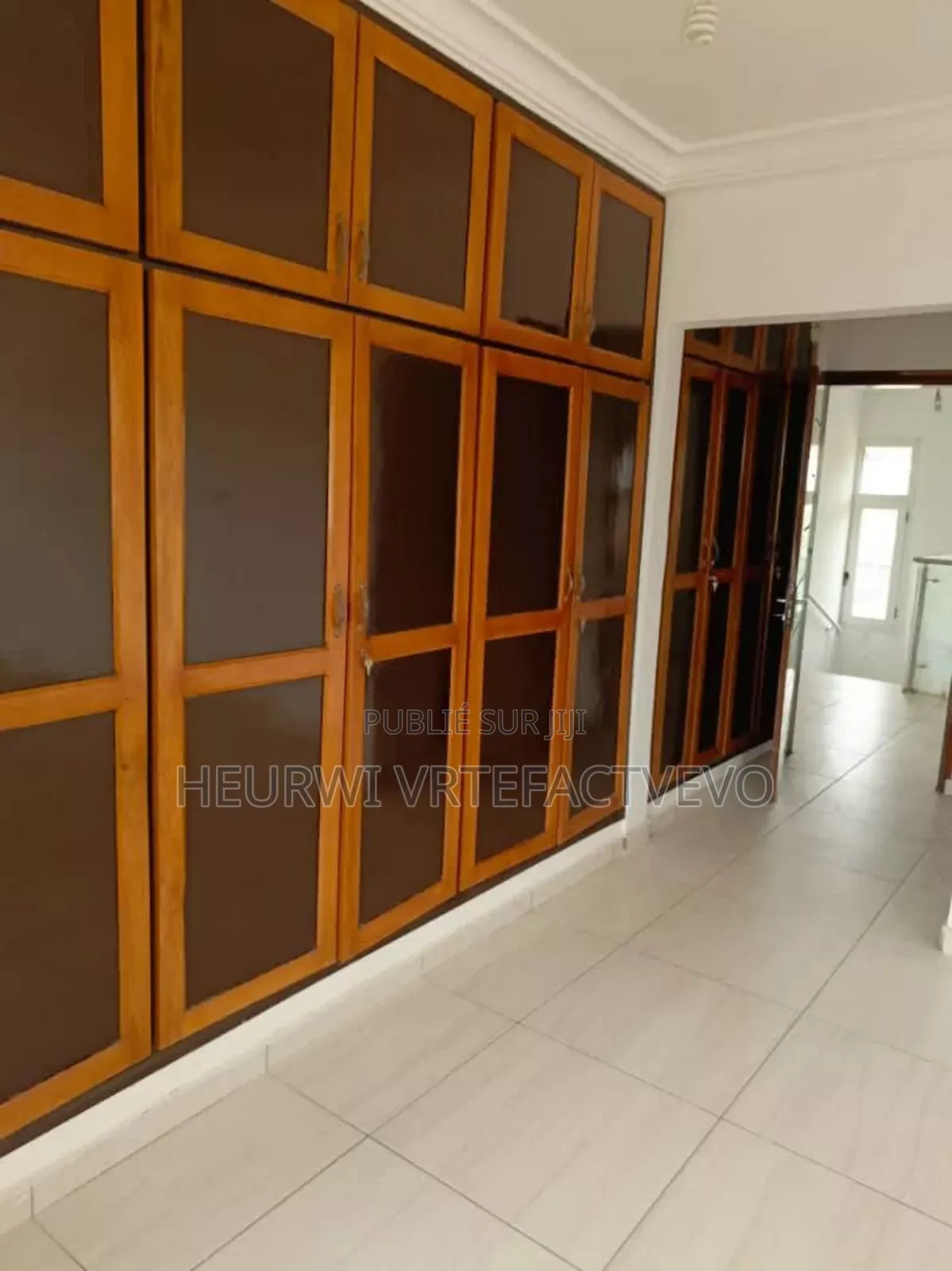 5chbre Duplex dans Yozalem Business, Cocody à Vendre