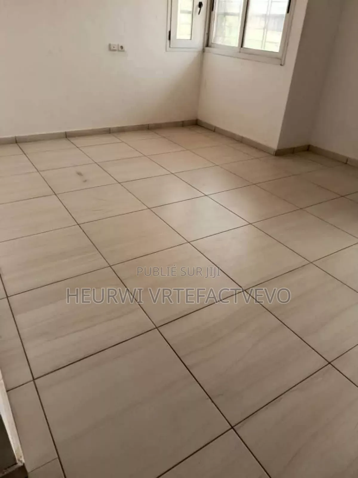 5chbre Duplex dans Yozalem Business, Cocody à Vendre