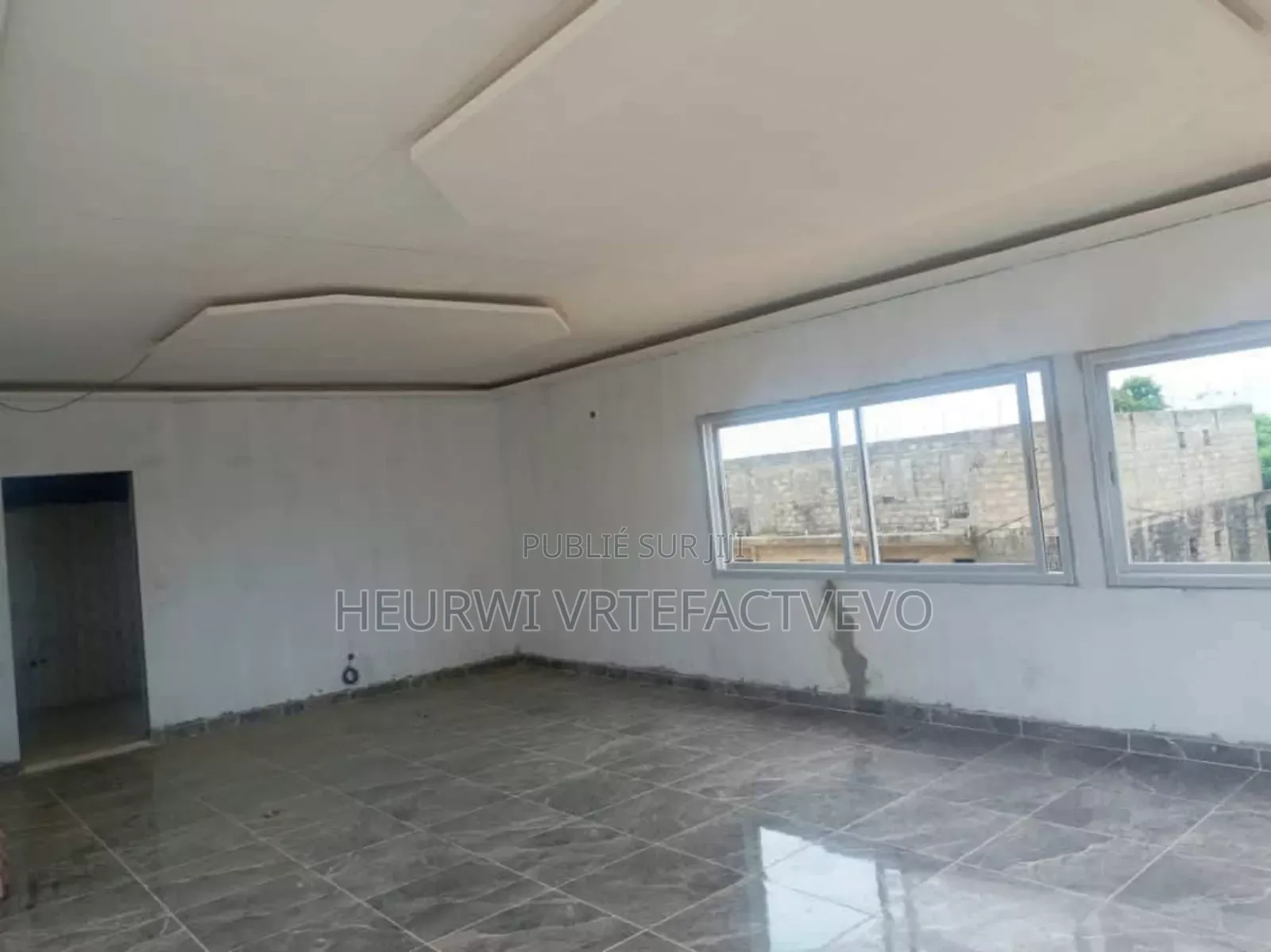 6chbre Duplex dans Cocody à Vendre