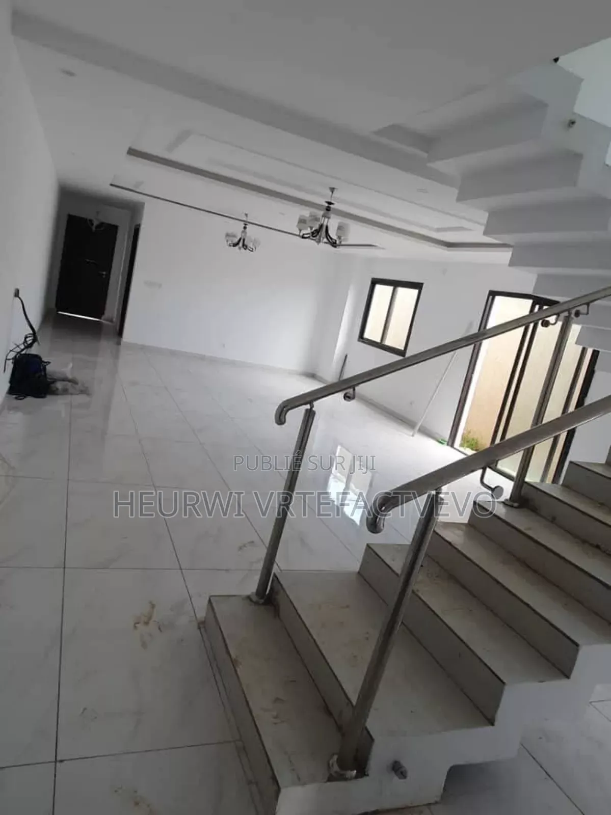5chbre Duplex dans Yozalem Business, Cocody à Vendre