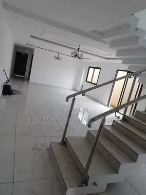 5chbre Duplex dans Yozalem Business, Cocody à Vendre