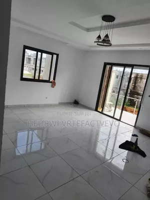 5chbre Duplex dans Yozalem Business, Cocody à Vendre