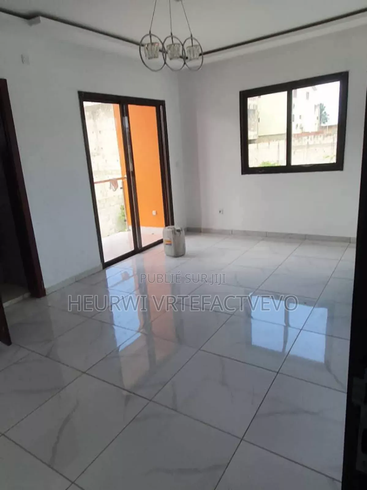 5chbre Duplex dans Yozalem Business, Cocody à Vendre