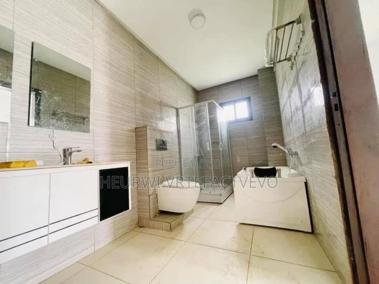 5chbre Duplex dans Yozalem Business, Cocody à Vendre