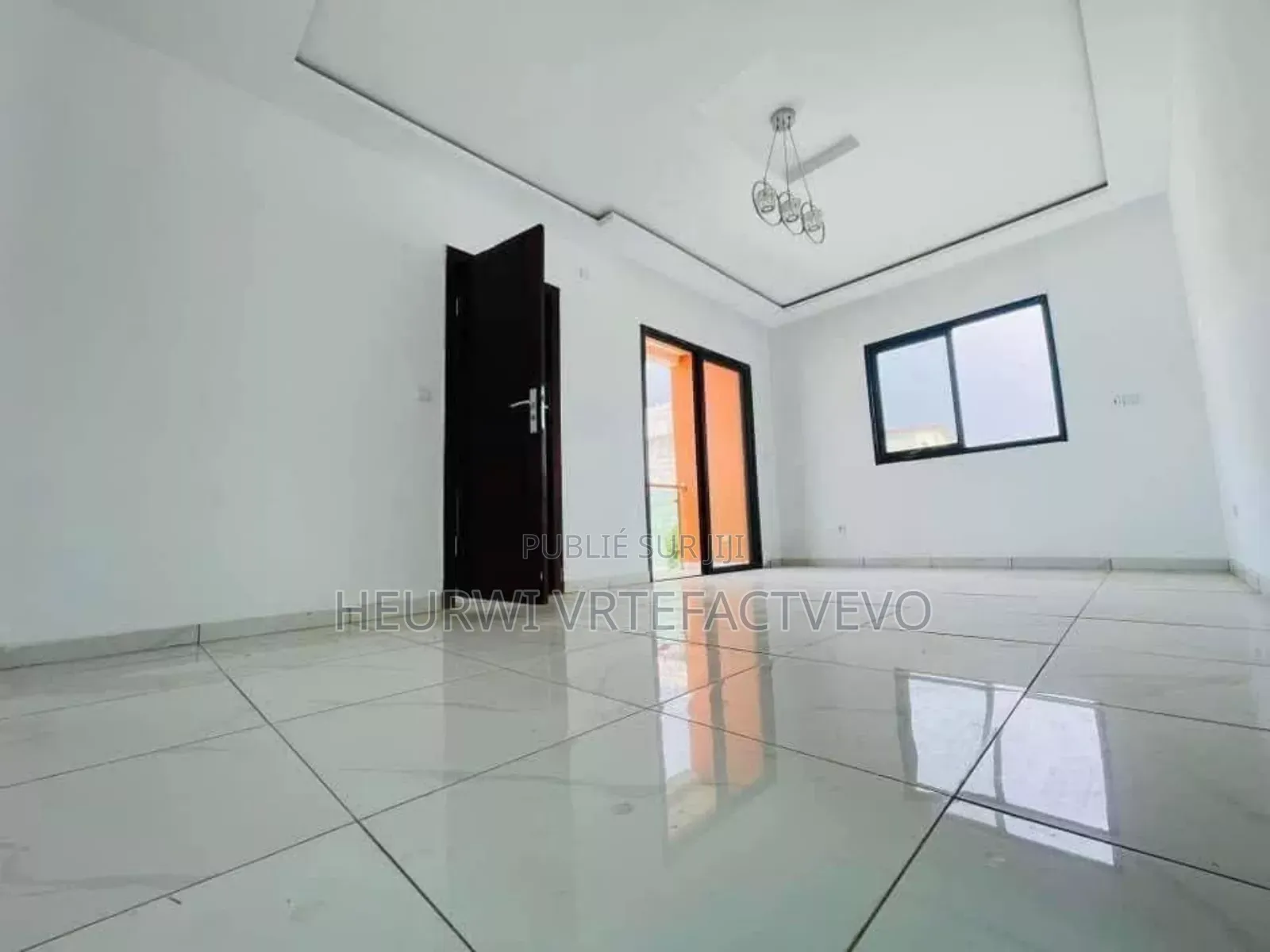 5chbre Duplex dans Yozalem Business, Cocody à Vendre