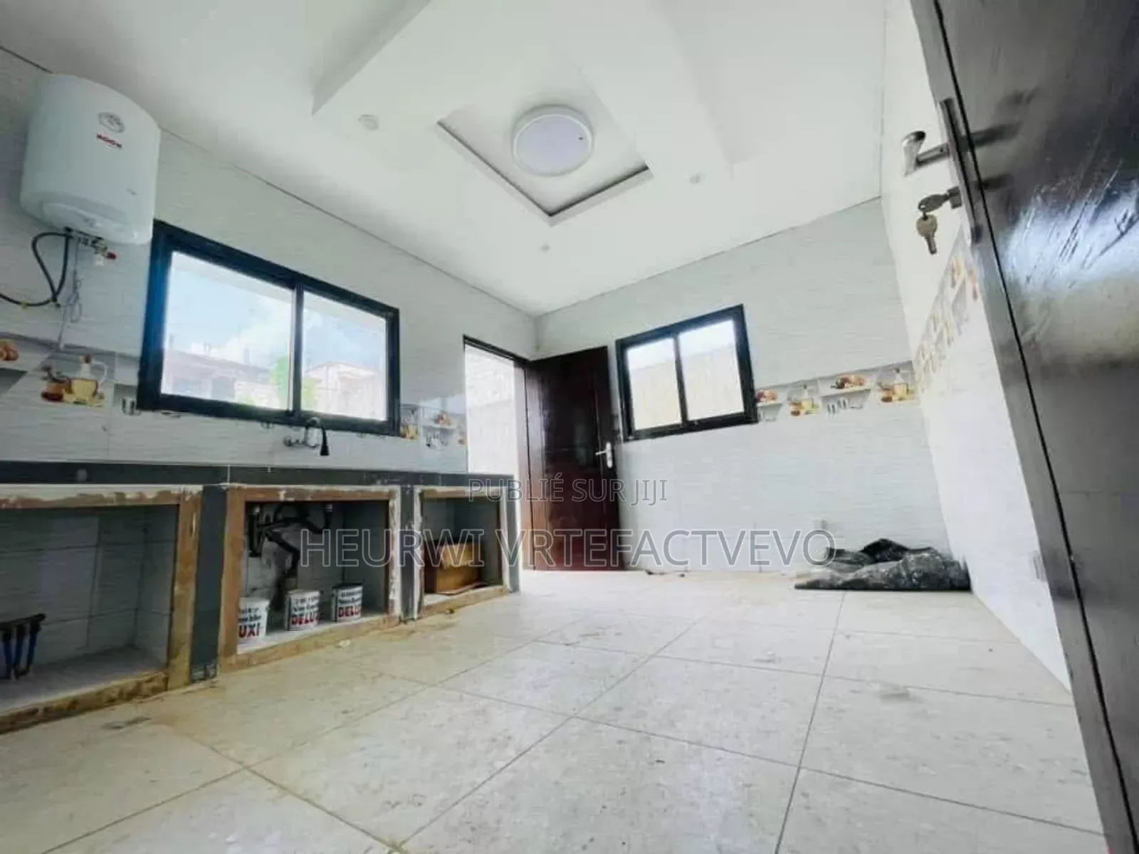 5chbre Duplex dans Yozalem Business, Cocody à Vendre