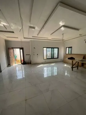 8chbre Duplex dans Yozalem Business, Bingerville à Vendre