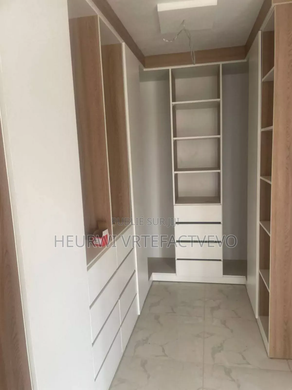 8chbre Duplex dans Yozalem Business, Bingerville à Vendre