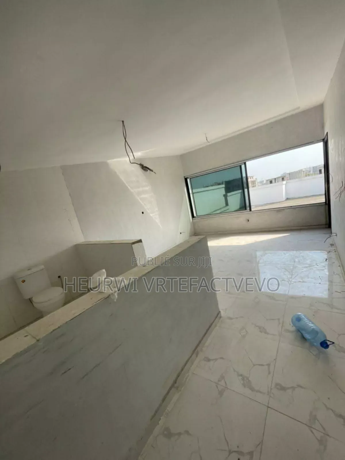 8chbre Duplex dans Yozalem Business, Bingerville à Vendre