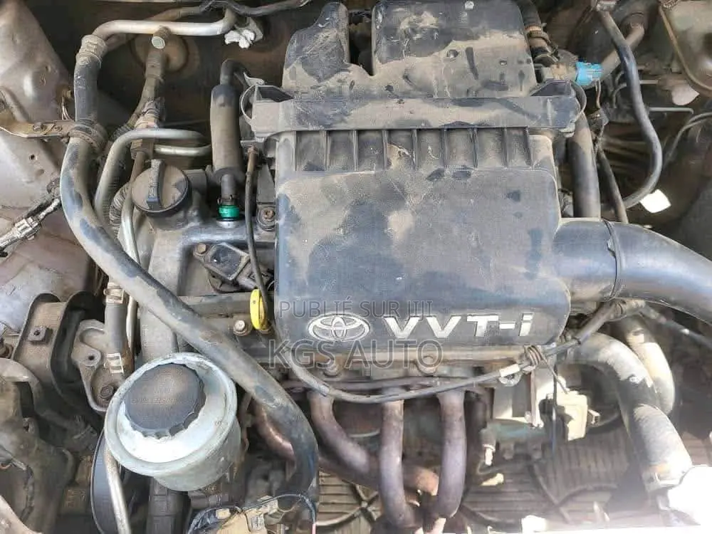 Toyota Yaris 1.5 2000 Gris