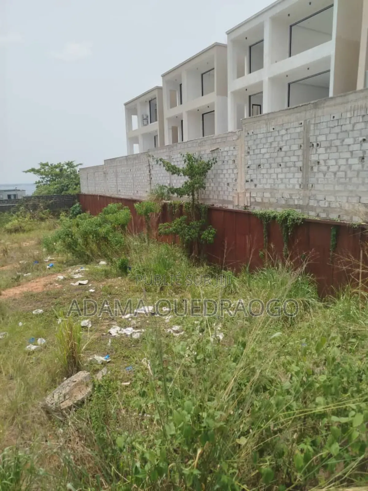 Abatta Un Superbe Terrain De 1000m2 en Vente Avec Acd