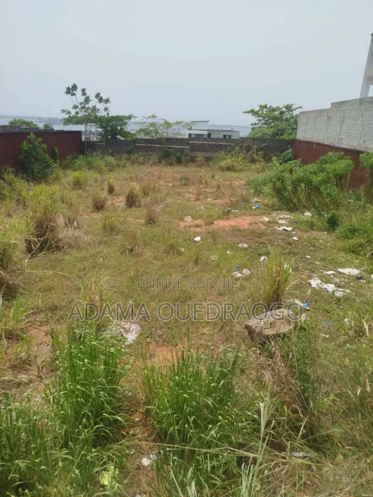 Abatta Un Superbe Terrain De 1000m2 en Vente Avec Acd