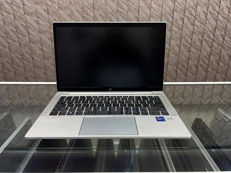Neuf HP EliteBook 830 G7 16GB Intel Core I5 SSD 512GB