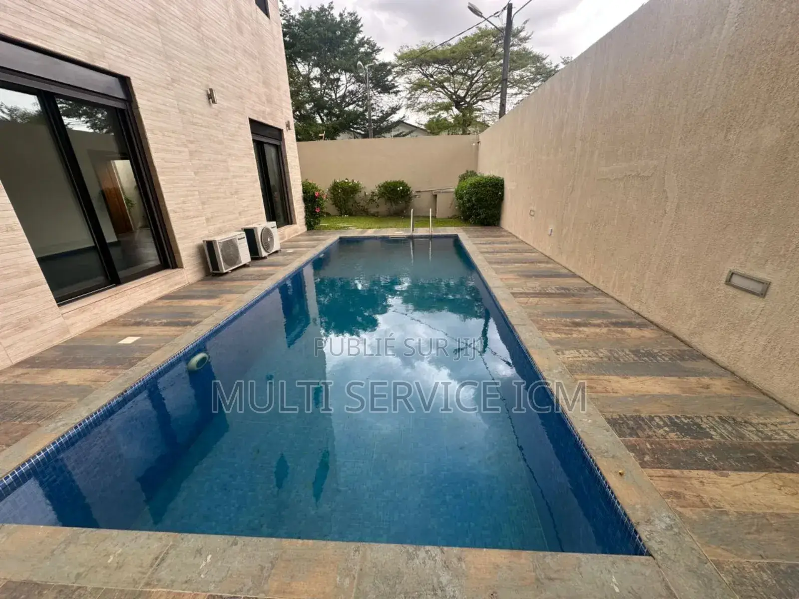 7chbre Duplex dans Ismael Coulibaly, Cocody à Louer