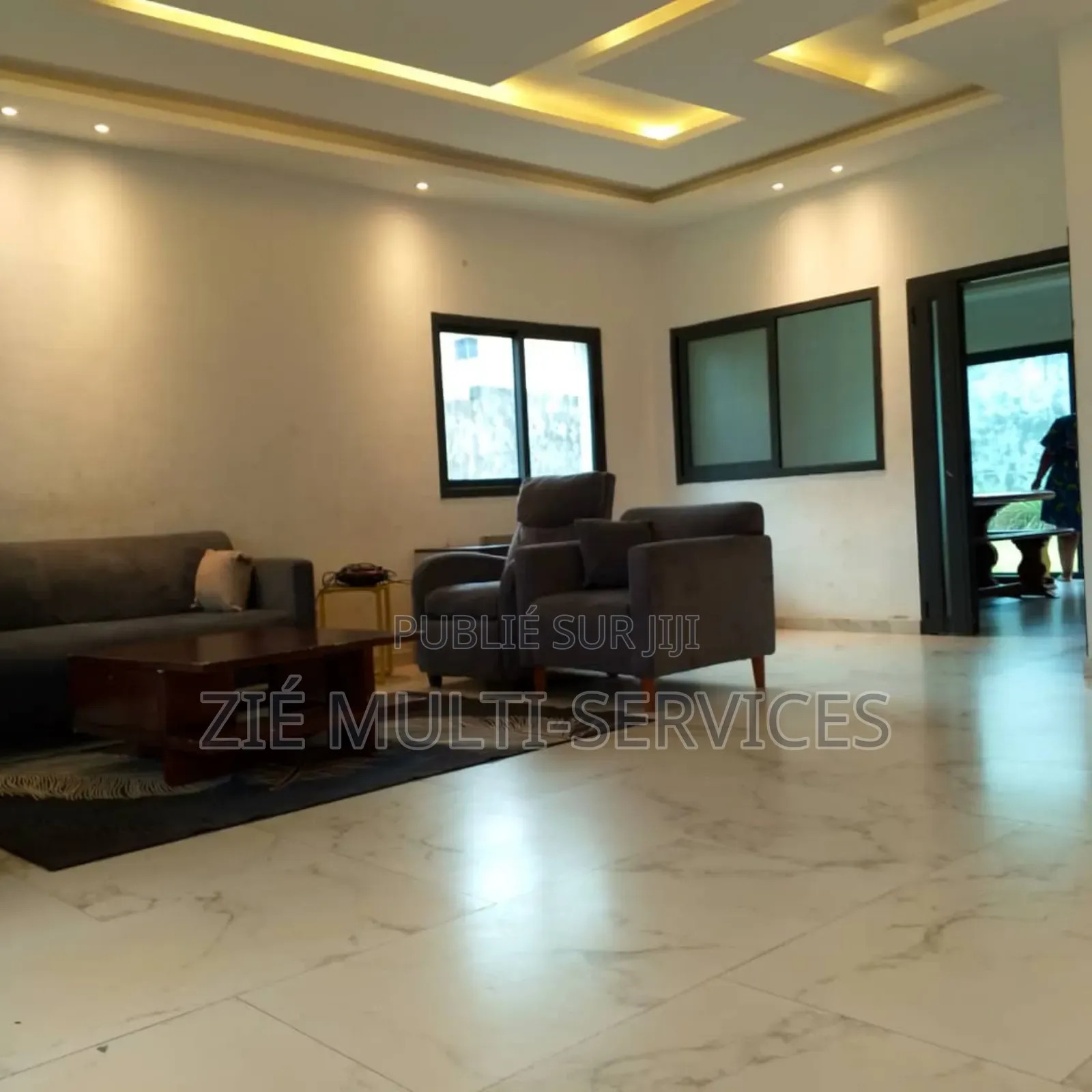 Furnished 8chbre Duplex dans Zié Multi-Service, Cocody à Vendre