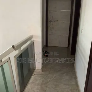 Furnished 8chbre Duplex dans Zié Multi-Service, Cocody à Vendre