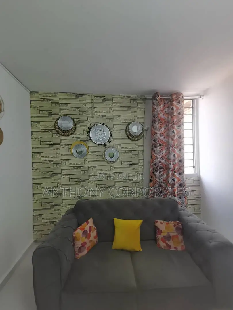3 Pièces Meublée Cocody Centre en Face De La Maison Du Pdci.