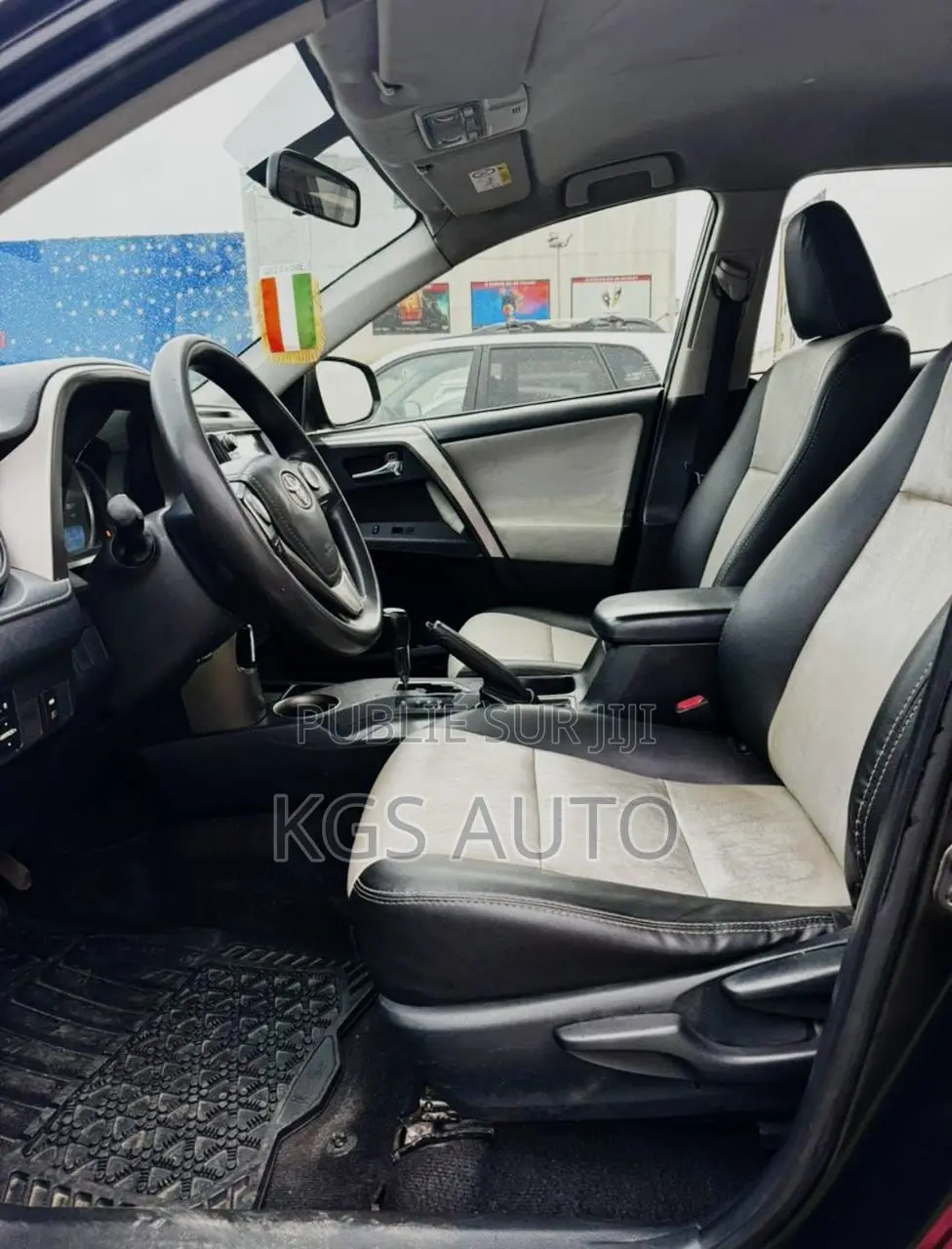 Toyota RAV4 XLE 4dr SUV (2.5L 4cyl 6A) 2015 Noir