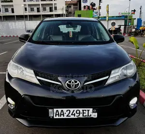 Toyota RAV4 XLE 4dr SUV (2.5L 4cyl 6A) 2015 Noir