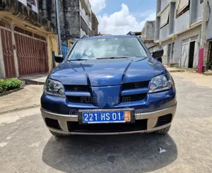 Photo - Mitsubishi Outlander 2.0 Turbo 4WD 2005 Bleu