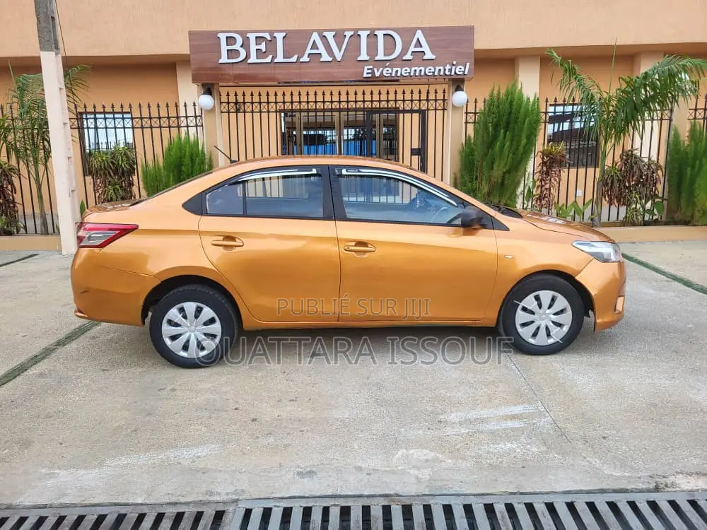 Toyota Yaris L Hatchback 3dr 2016 Jaune