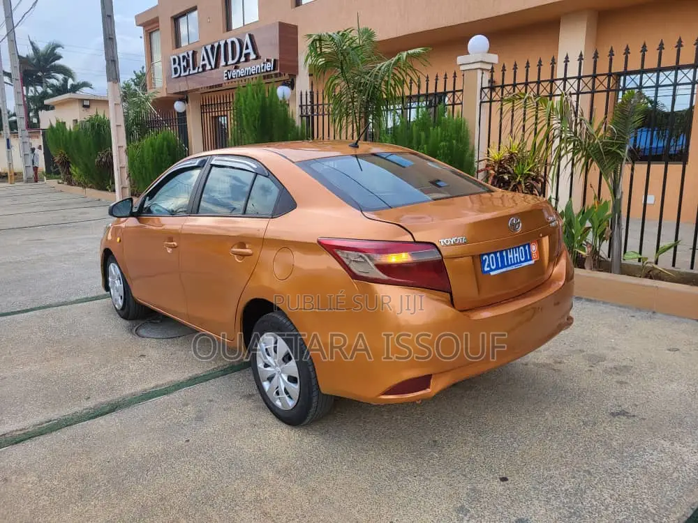 Toyota Yaris L Hatchback 3dr 2016 Jaune