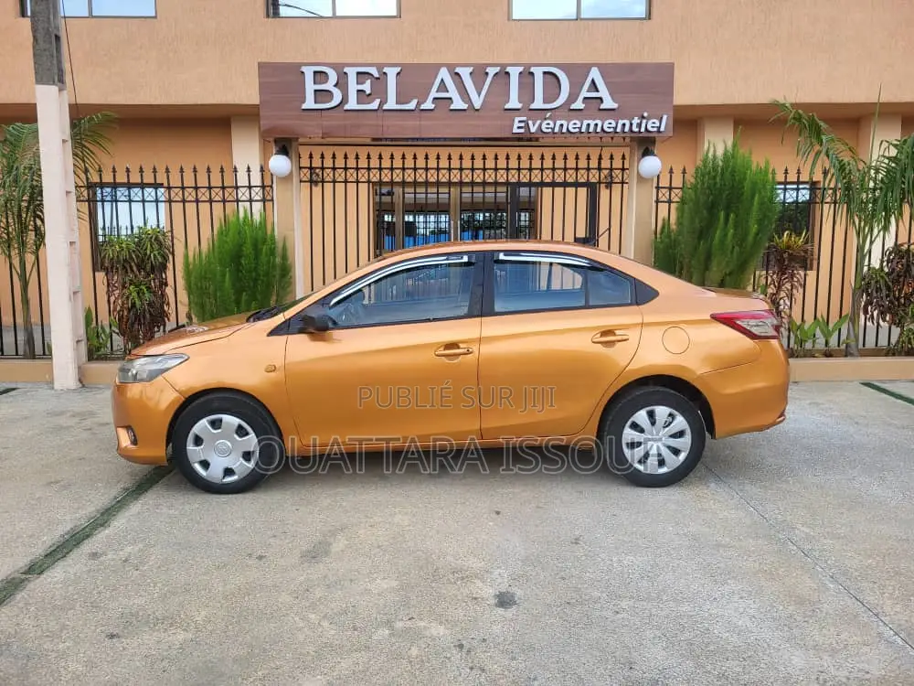 Toyota Yaris L Hatchback 3dr 2016 Jaune