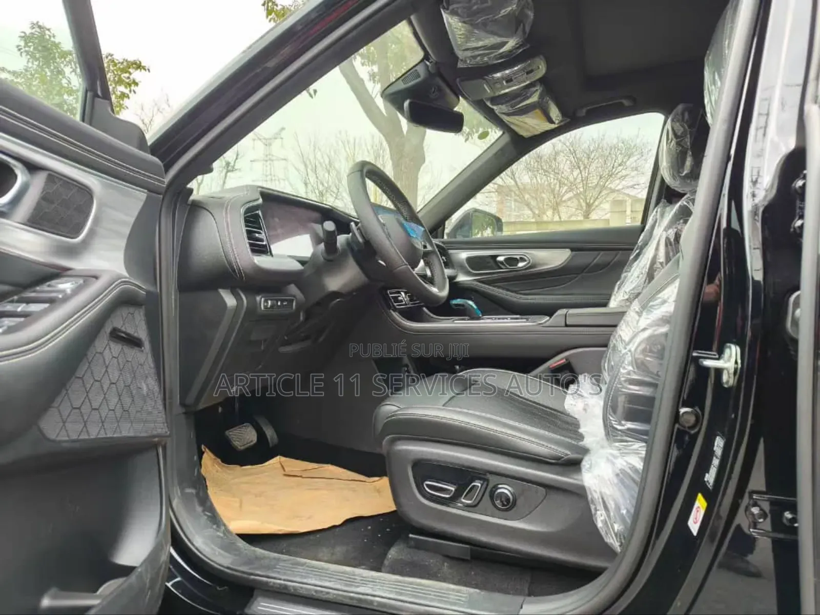 New Triumph Adventurer 2023 Noir