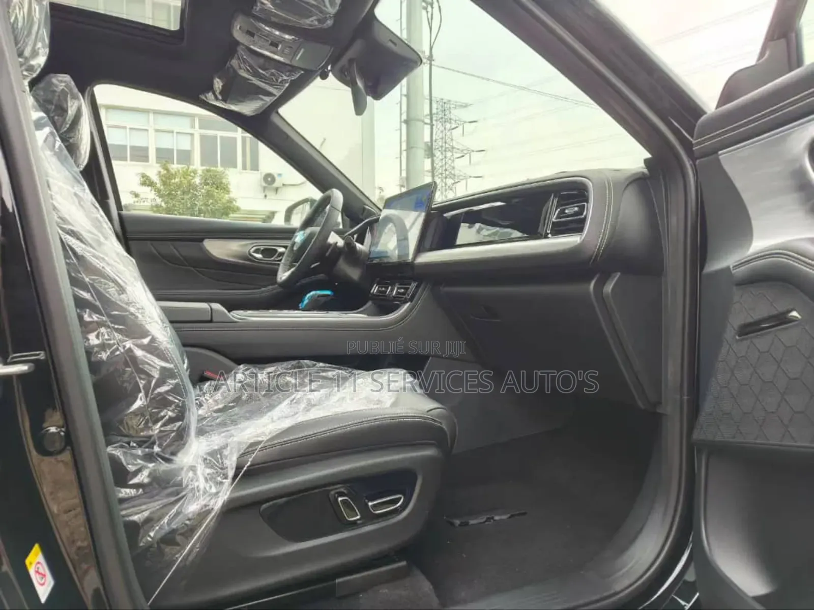 New Triumph Adventurer 2023 Noir