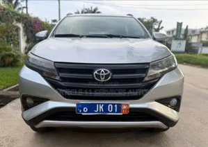 Photo - Toyota Rush 1.5 AWD 2018 Gris
